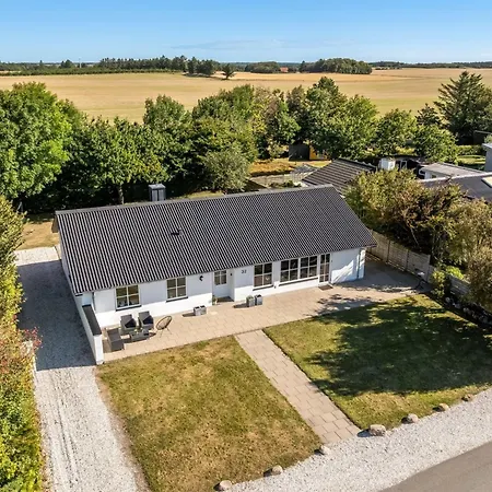 Eeske - 4km From The Sea By Interhome *
